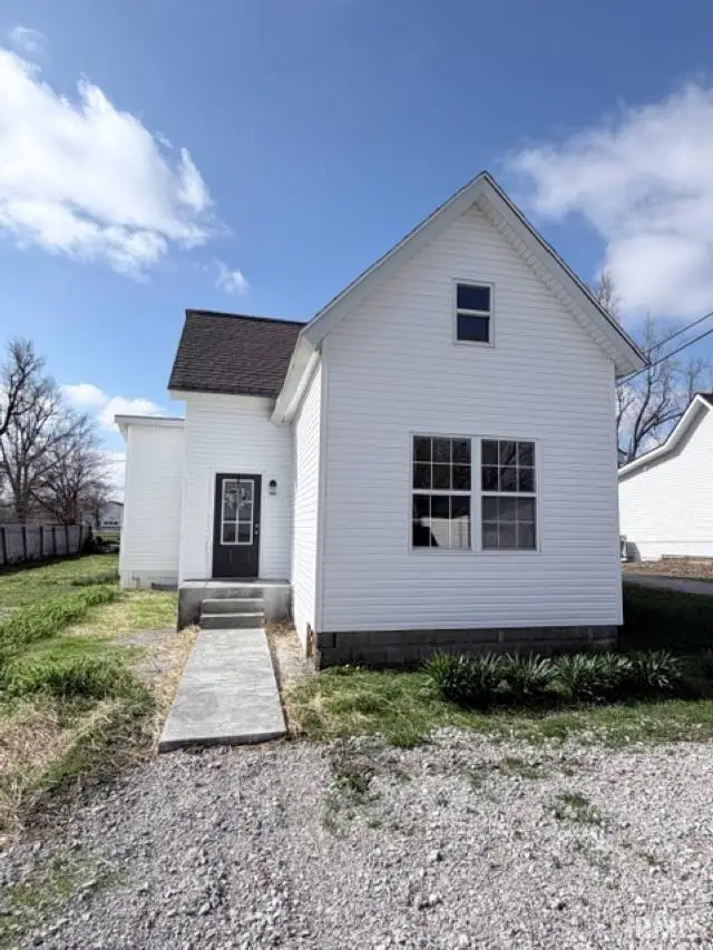 105 E Jefferson Street, Kempton, IN 46049 - #1