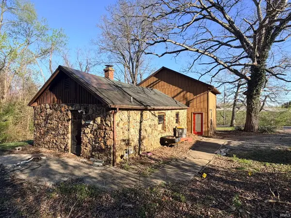 1109 W Gourley Pike, Bloomington, IN 47404