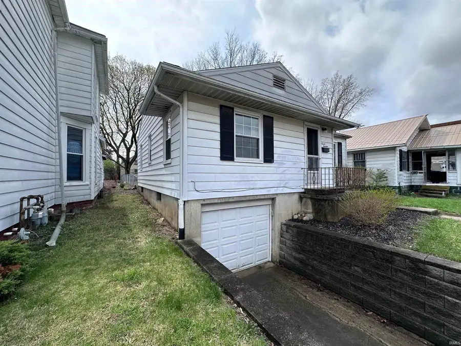 713 W Queen Street, Muncie, IN 47303 - #3