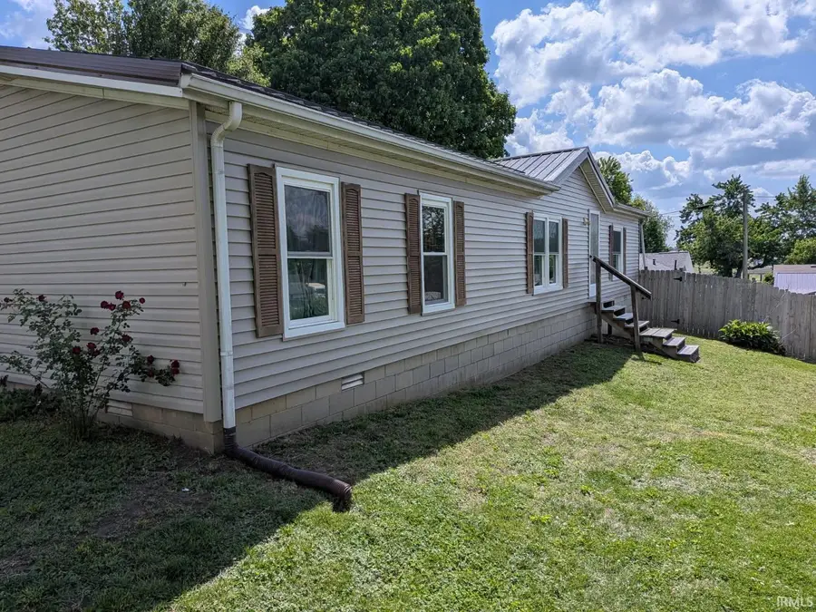 103 E Walnut Street, Petersburg, IN 47567 - #2