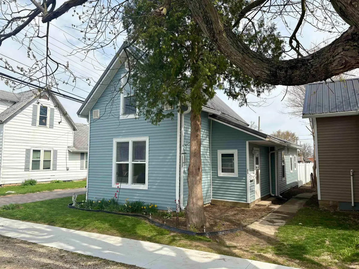 210 W Jay Street, Dunkirk, IN 47336 - #1