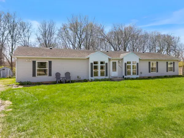 1820 Indian Trail, Warsaw, IN 46580