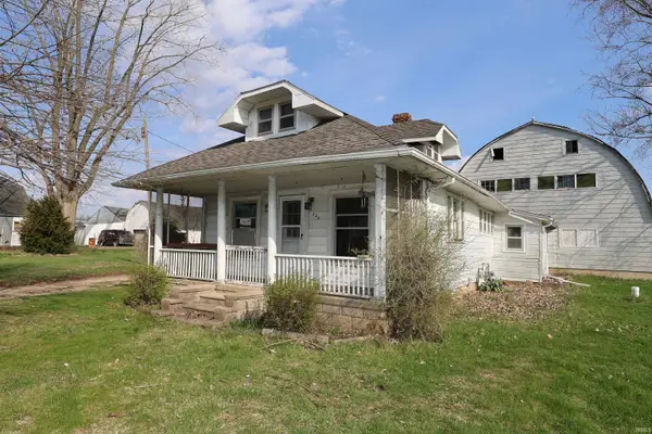 226 W 1st Road, La Paz, IN 46537