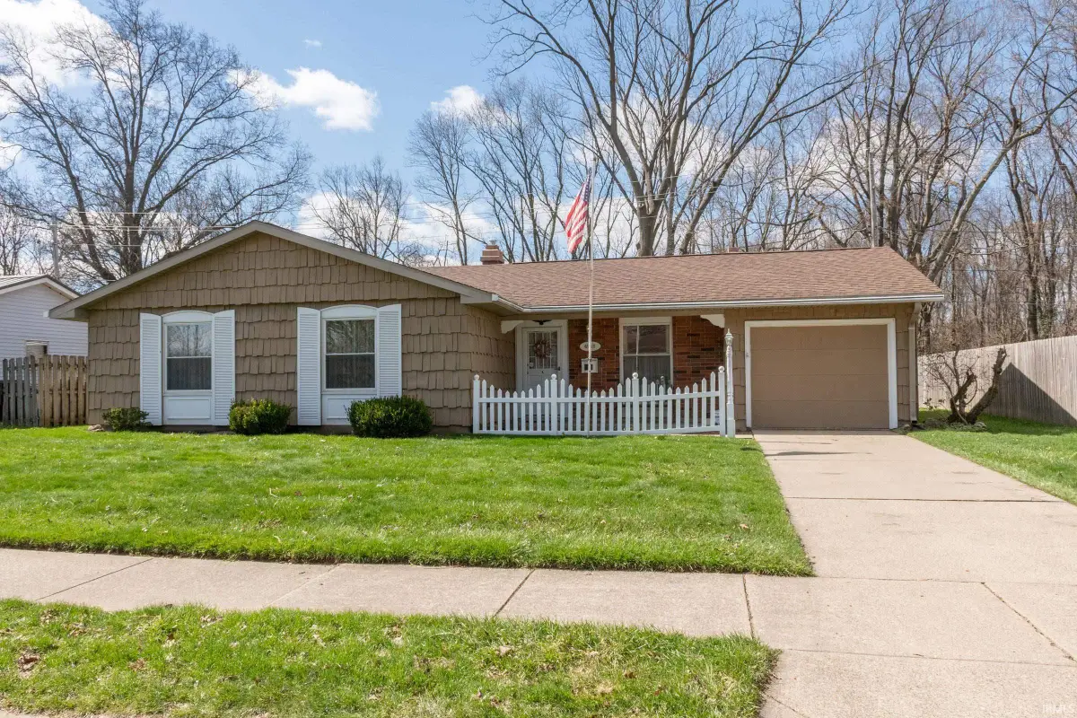 4915 Selkirk Drive, South Bend, IN 46614 - #1