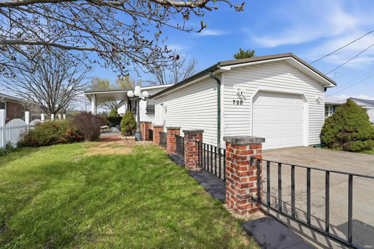720 E Christian Street, Princeton, IN 47670 - #1