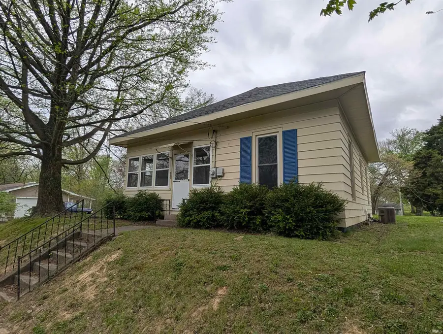 322 W 8th Street, Bicknell, IN 47512 - #2