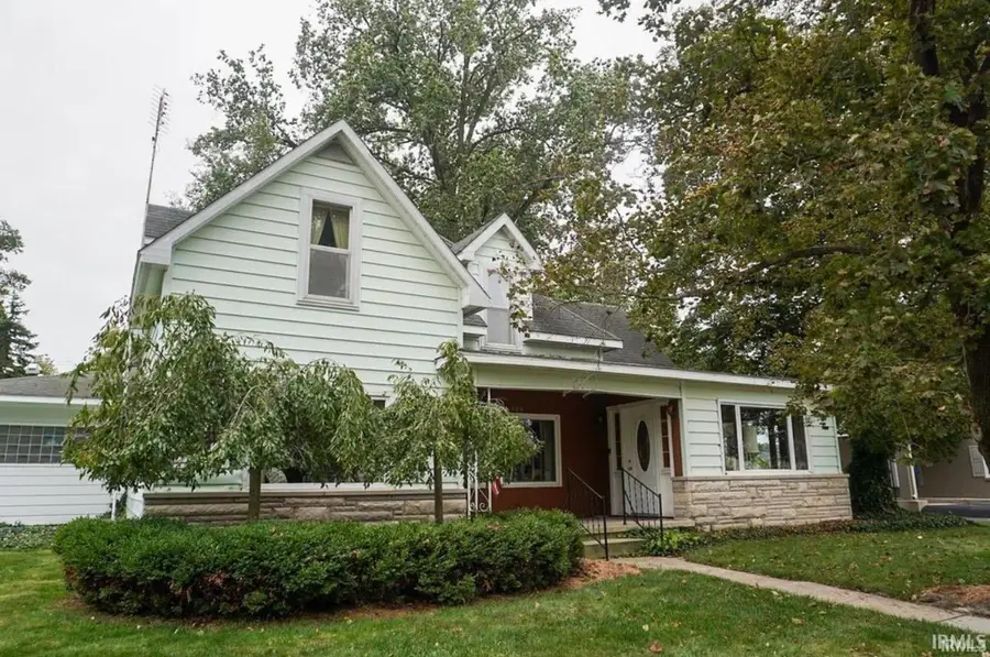 303 E Main Street, Medaryville, IN 47957 - #2