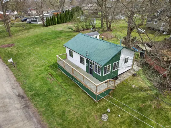 930 w 590 s Messick Lk, Wolcottville, IN 46795