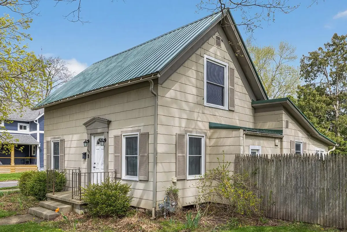 902 S 8th Street, Goshen, IN 46526 - #1