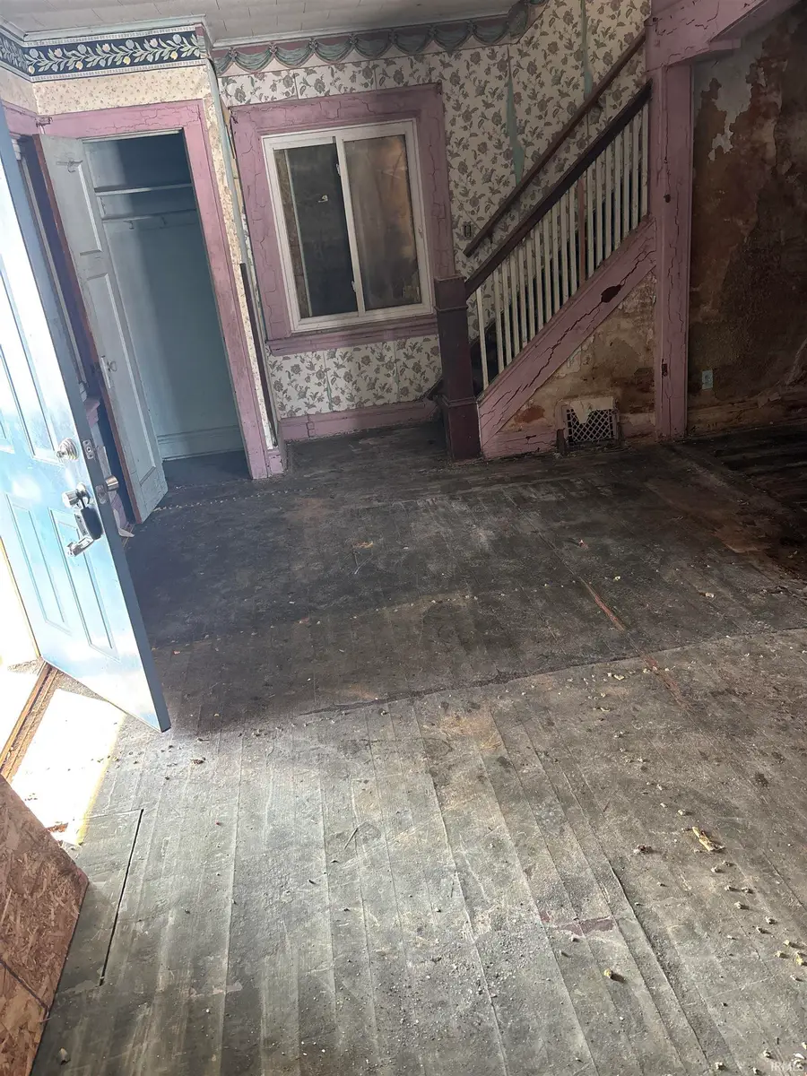 625 E Dubail Avenue, South Bend, IN 46613 - #3