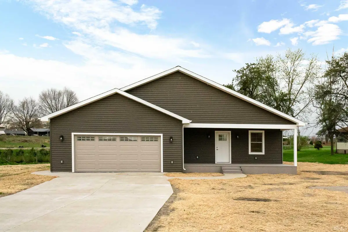 416 S Washington Street, Pierceton, IN 46562 - #1