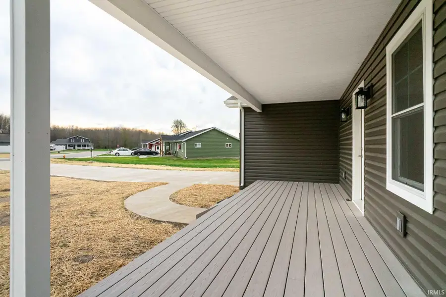 416 S Washington Street, Pierceton, IN 46562 - #2