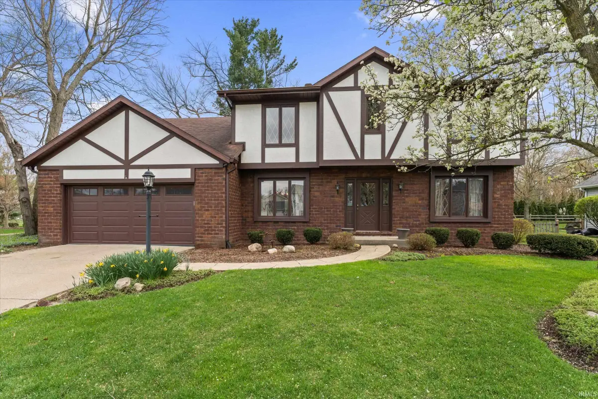15810 Walnut Pointe, Granger, IN 46530 - #1