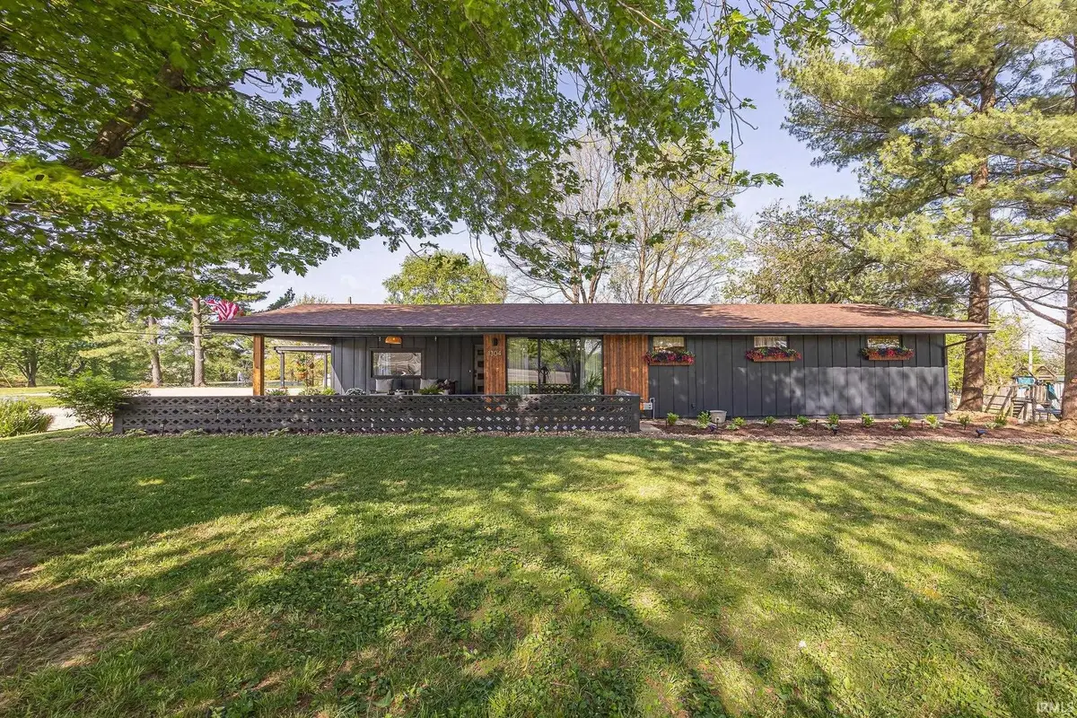 1304 N Chestnut Street, Huntingburg, IN 47542 - #1