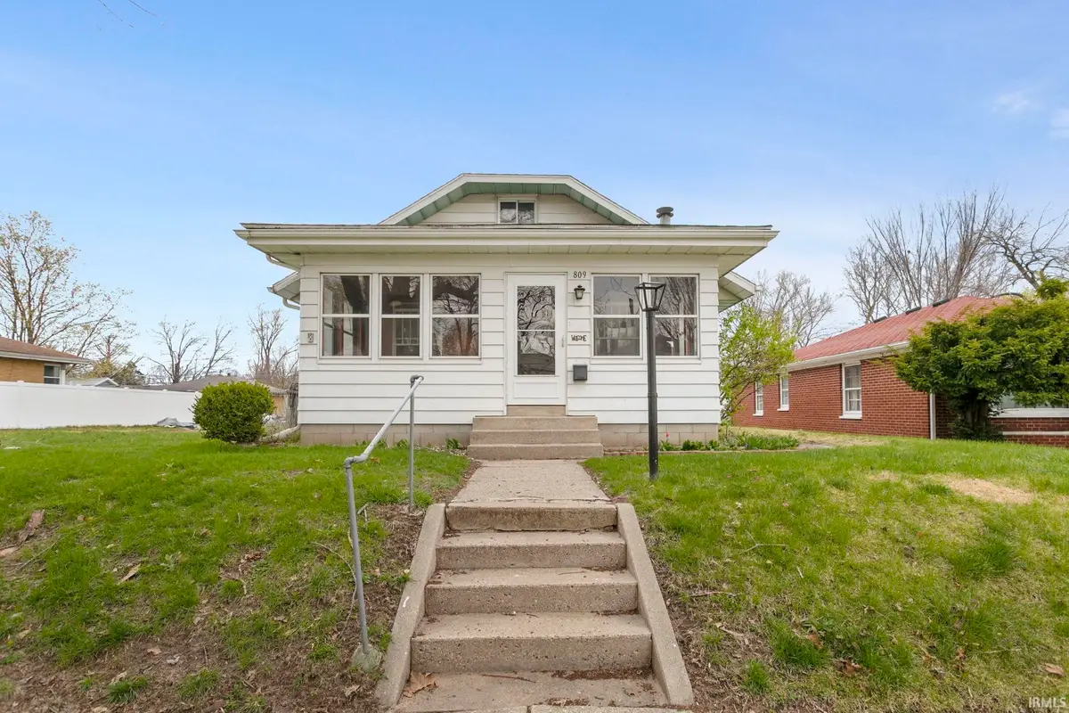 809 E Victoria Street, South Bend, IN 46614 - #1