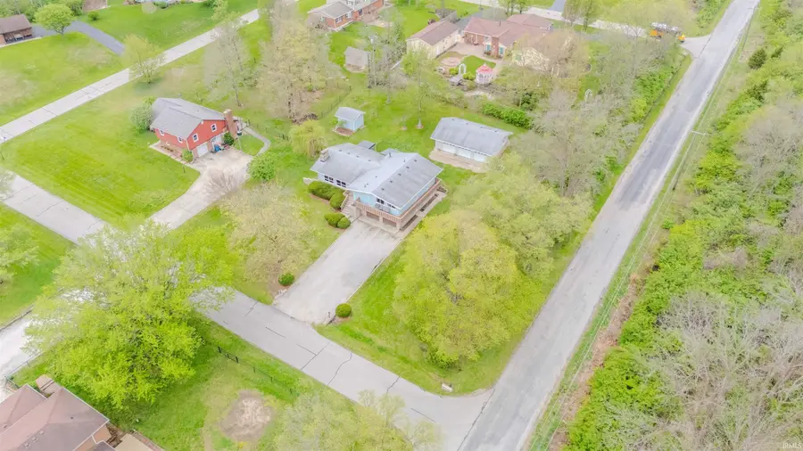 3945 N Woodbine Drive, Marion, IN 46952 - #2