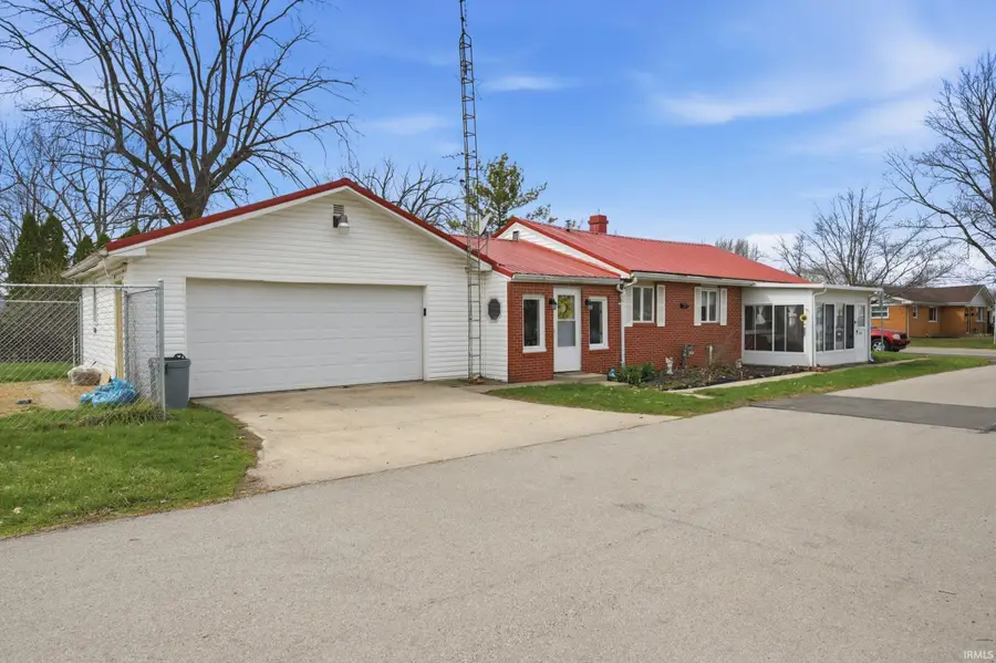 901 W Elm Street, Hartford City, IN 47348 - #2