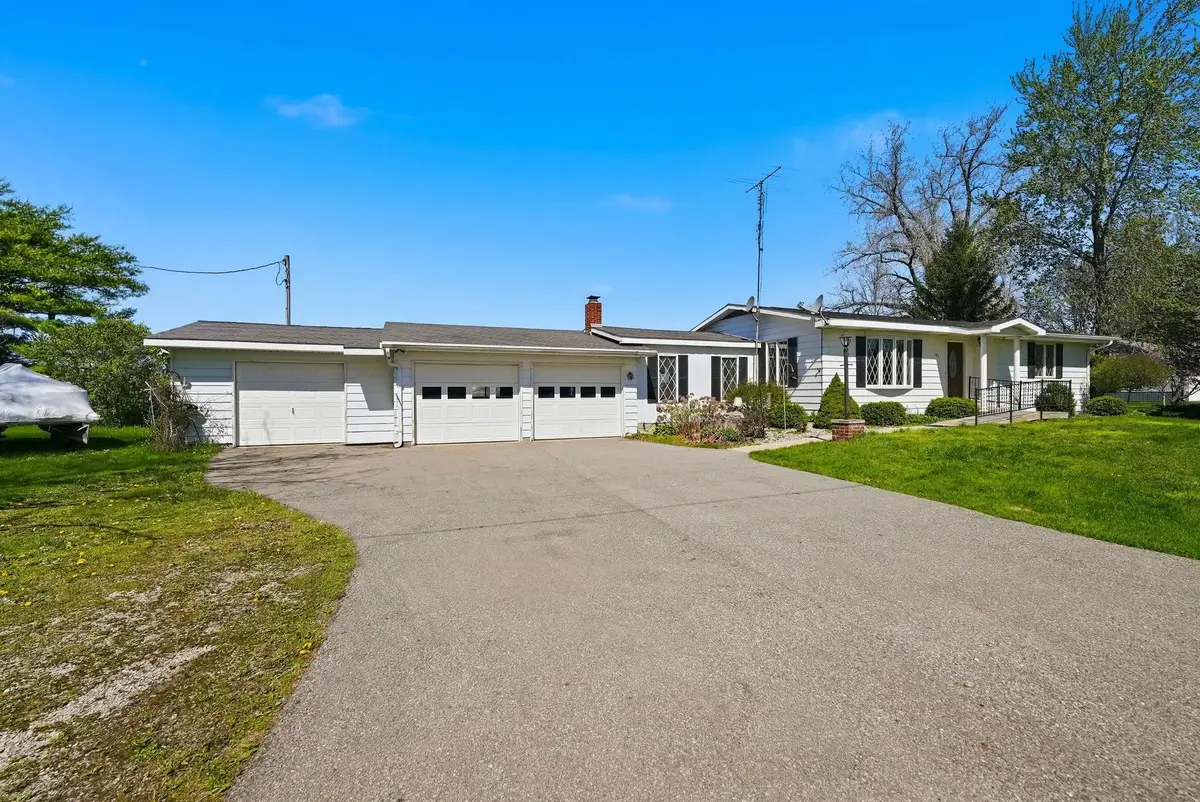 195 N 1075 W, Angola, IN 46703 - #1