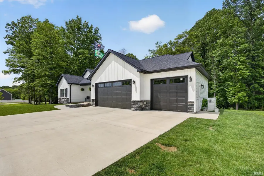 953 S Lantern Lane, Ellettsville, IN 47429 - #2