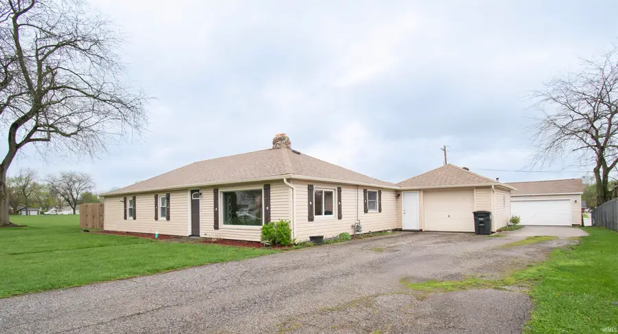 406 N Oak Street, Kendallville, IN 46755 - #2