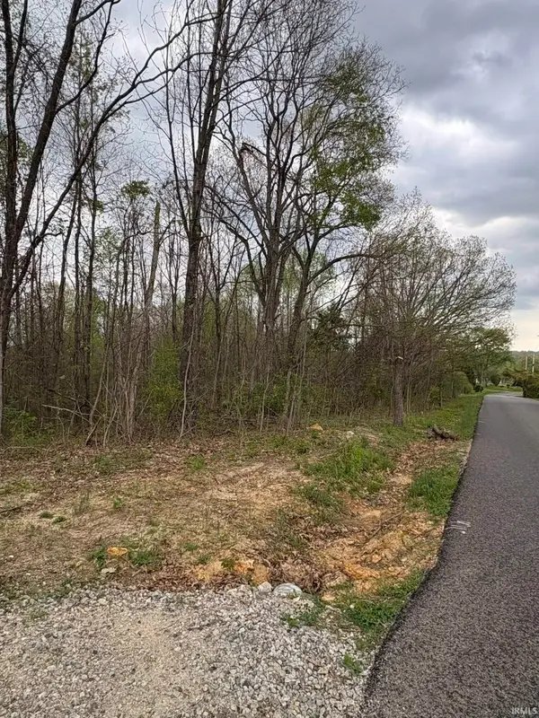 8517 E Sylvania Road, Bloomfield, IN 47424