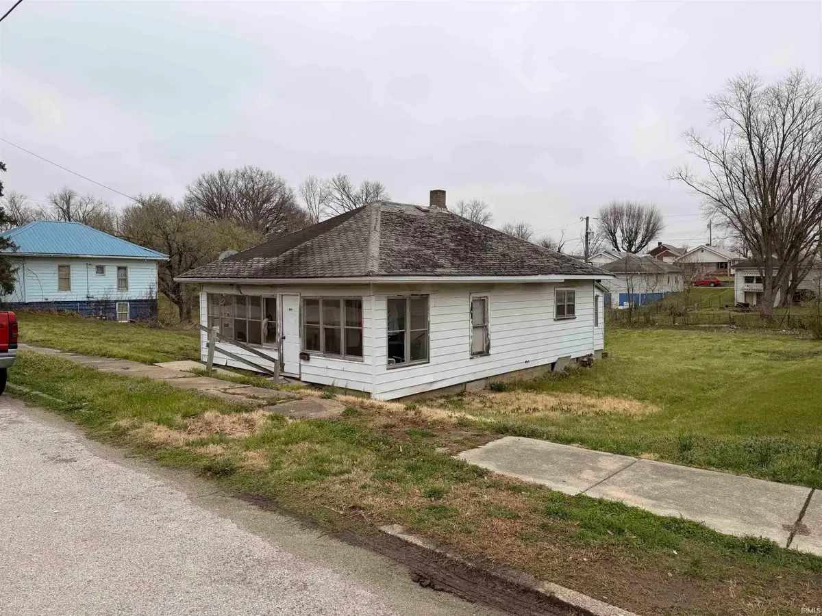 1004 N Washington Street, Bicknell, IN 47512 - #1