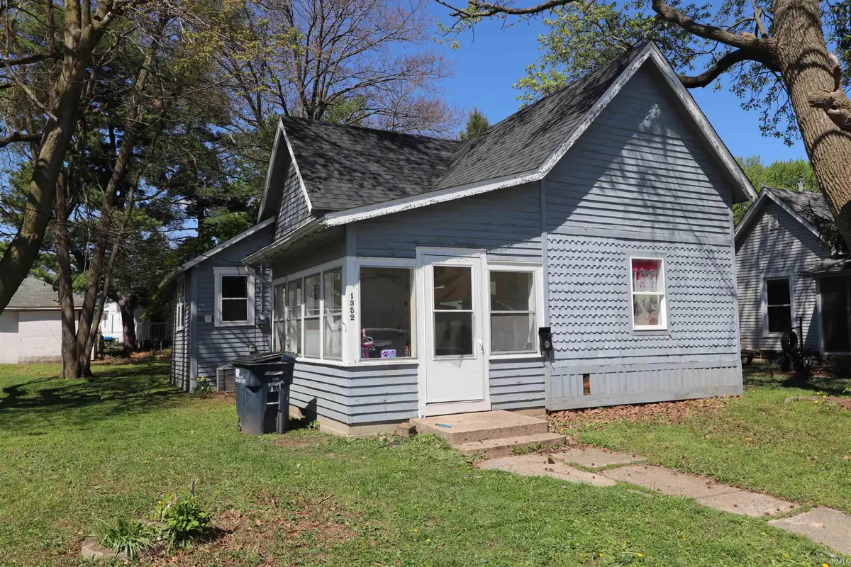 1352 Short Columbia Street, Frankfort, IN 46041 - #1