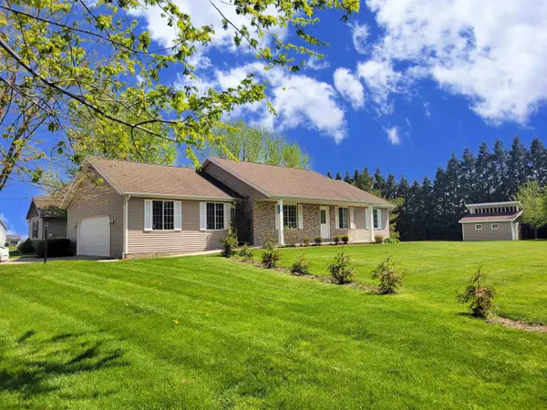 12454 Stoney Drive, Middlebury, IN 46540