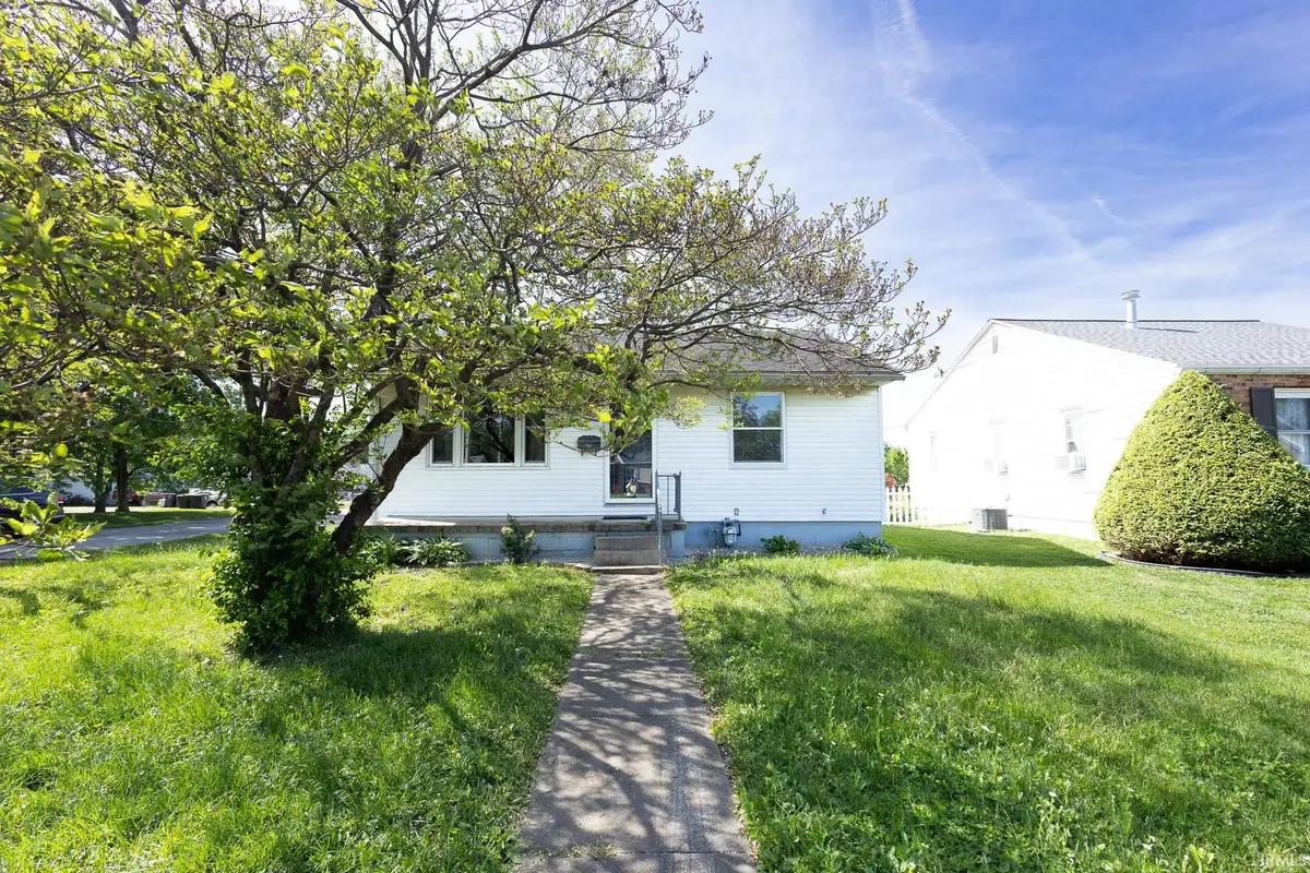 3200 Edgewood Drive, Evansville, IN 47712 - #1