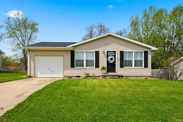 1716 S West Point Drive, Warsaw, IN 46580