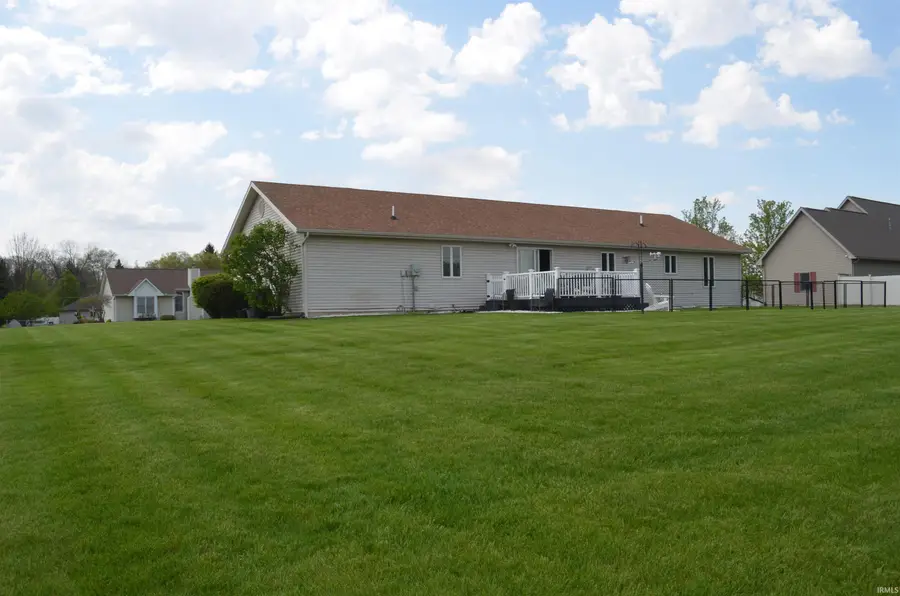 4660 E Cardinal Drive, Syracuse, IN 46567 - #3