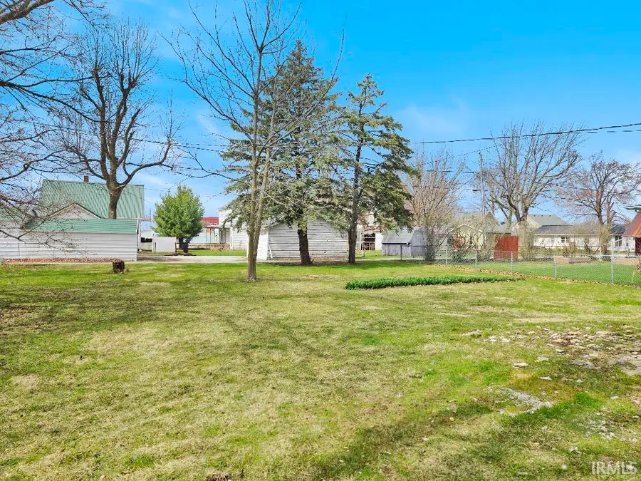 113 N Washington Street, Converse, IN 46919 - #3