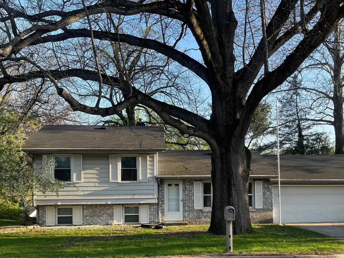 3201 E Bristol Street, Elkhart, IN 46514 - #1