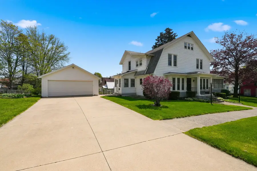 209 S Superior Street, Angola, IN 46703 - #2