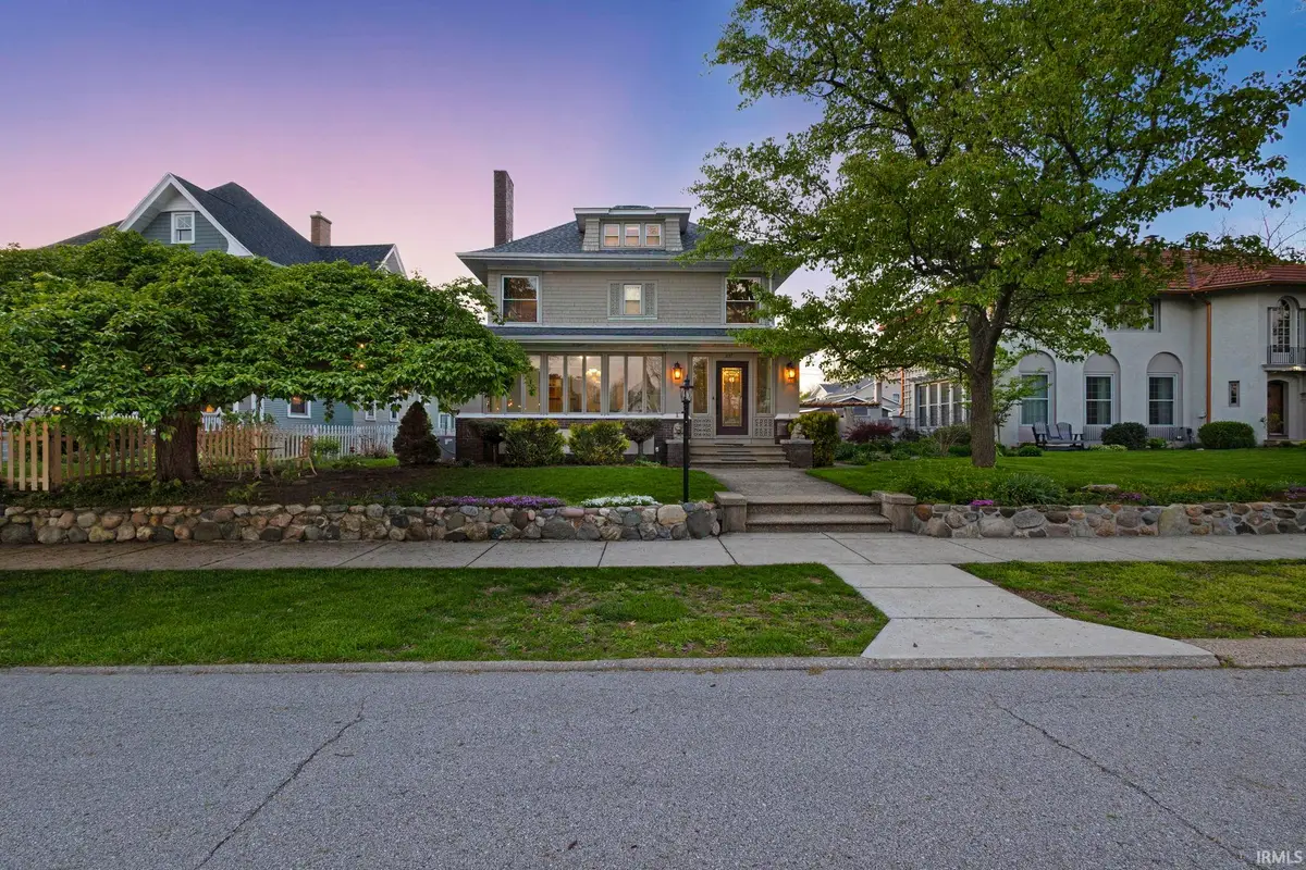 337 Edgewater Drive, Mishawaka, IN 46545 - #1