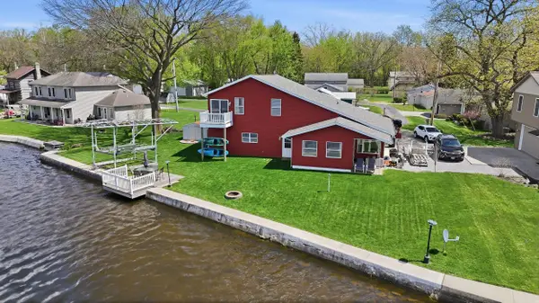 700 Lane 136 Turkey Lake, Hudson, IN 46747