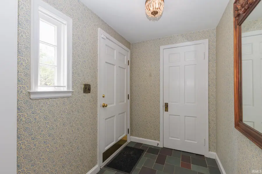 908 W Waid Avenue, Muncie, IN 47303 - #3