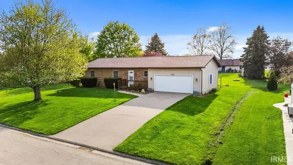 1804 E Springfield Drive, Warsaw, IN 46580