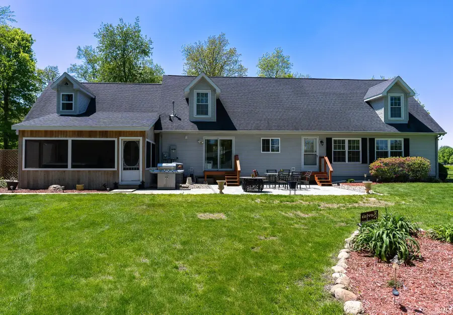 2770 S Crestview Drive, Winamac, IN 46996 - #2