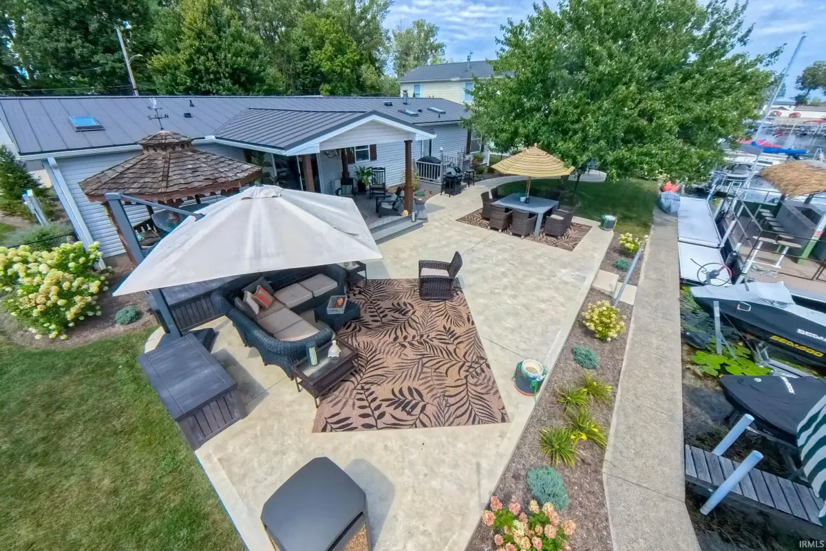 812 S Lakeside Drive, Syracuse, IN 46567 - #1