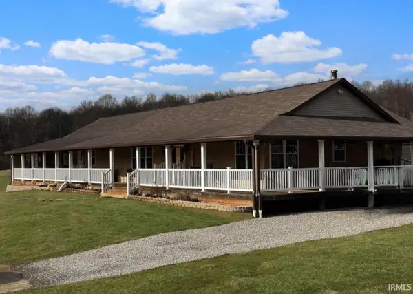 2879 E Calvertville Road, Bloomfield, IN 47424