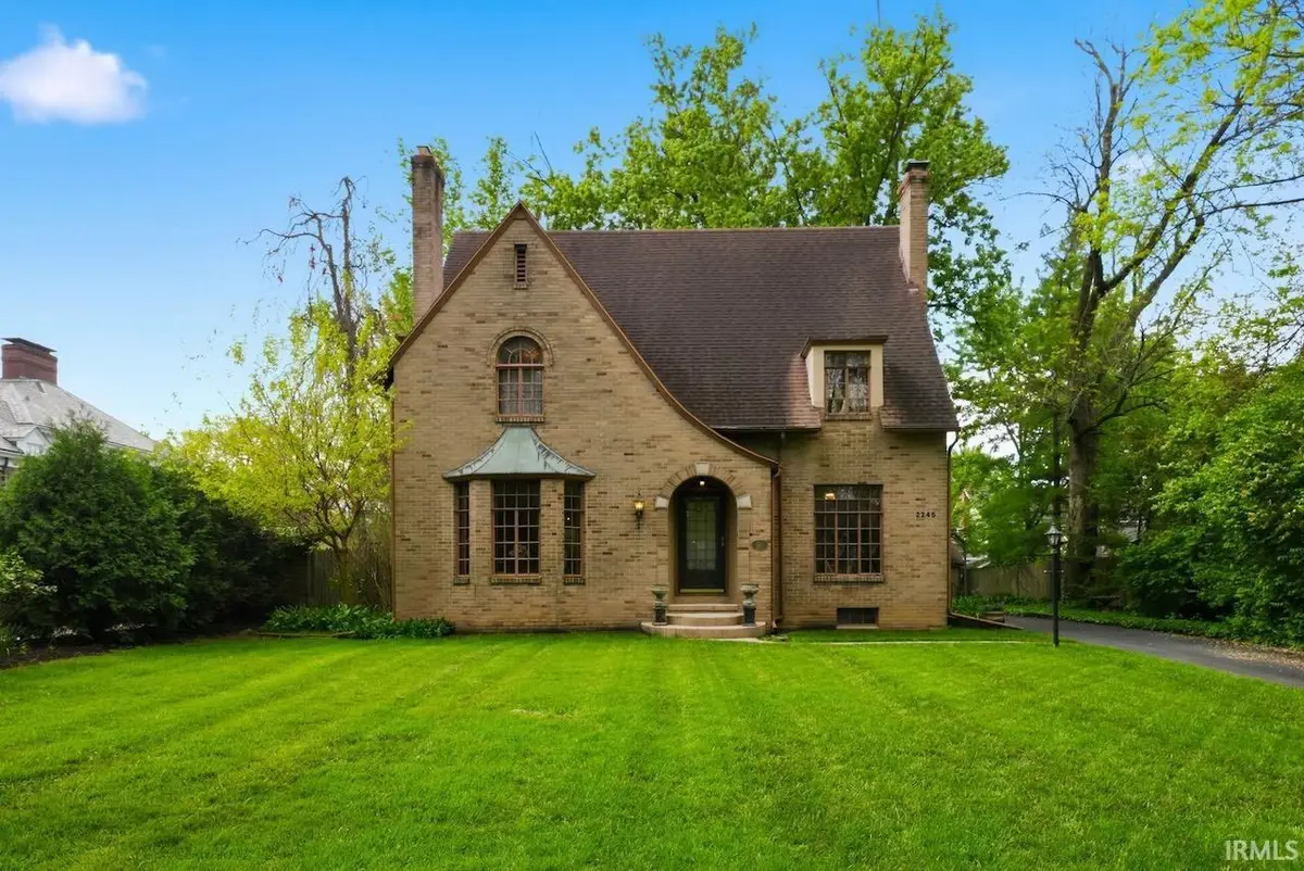 2245 W Warwick Road, Muncie, IN 47304 - #1