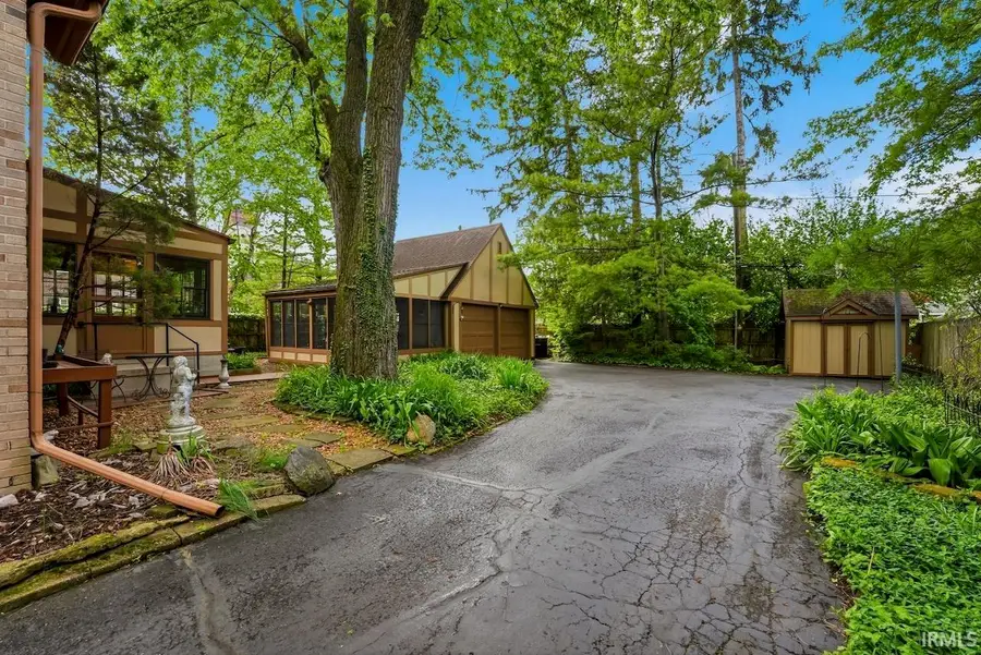 2245 W Warwick Road, Muncie, IN 47304 - #3