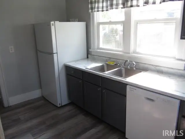 210 W Garfield Avenue, Elkhart, IN 46516 - #3