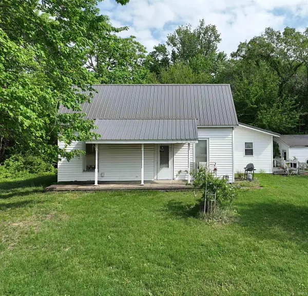 1106 Wykoff Lane, Washington, IN 47501