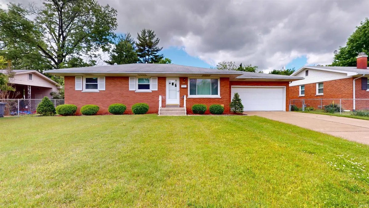 1914 N Thomas Avenue, Evansville, IN 47711 - #1