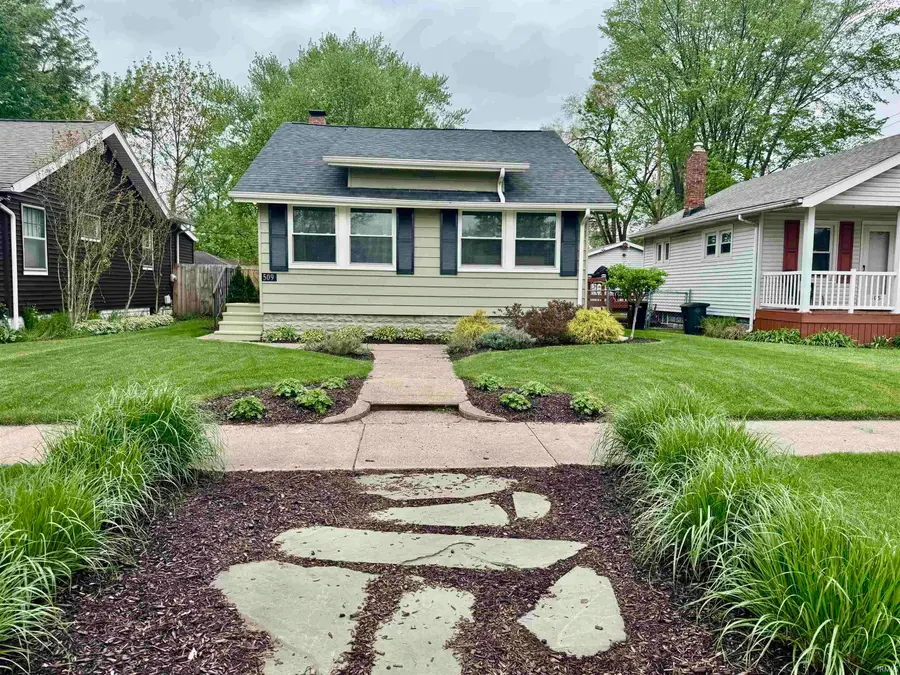 509 S 32nd Street, South Bend, IN 46615 - #2