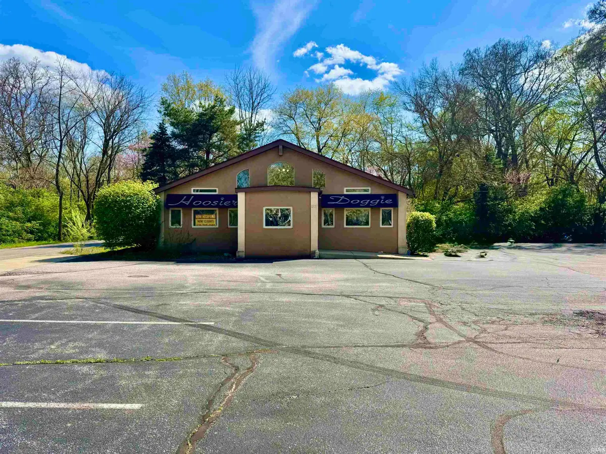 1227 E Bristol Street, Elkhart, IN 46514 - #1