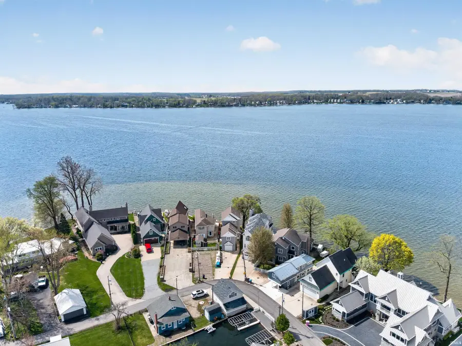 8099 E Rosella Street, Syracuse, IN 46567 - #3