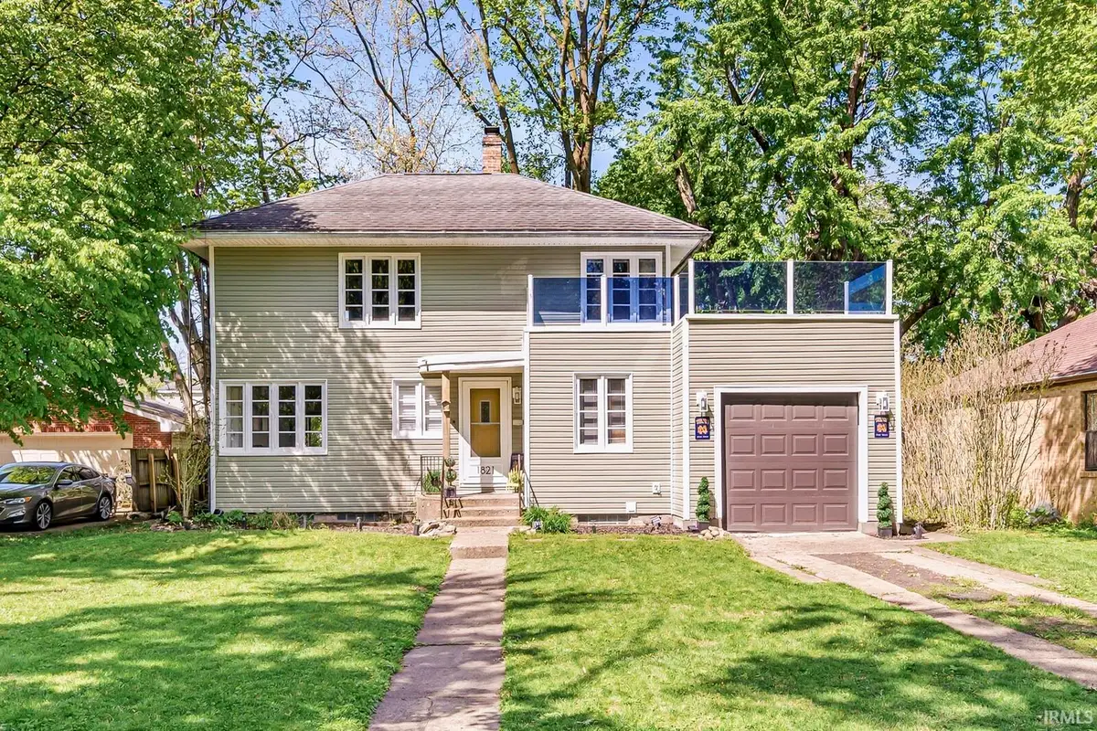 1821 College Street, South Bend, IN 46628 - #1